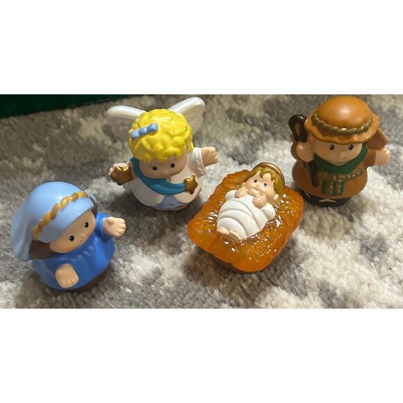 Fisher-Price Little People Deluxe Nativity Scene Set #1 - Picture 3 of 9